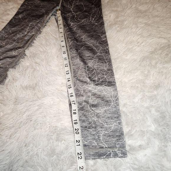 GapFit Eclipse Floral & Performance Cotton Gray Leggings Lot of 2 - Picture 4 of 15